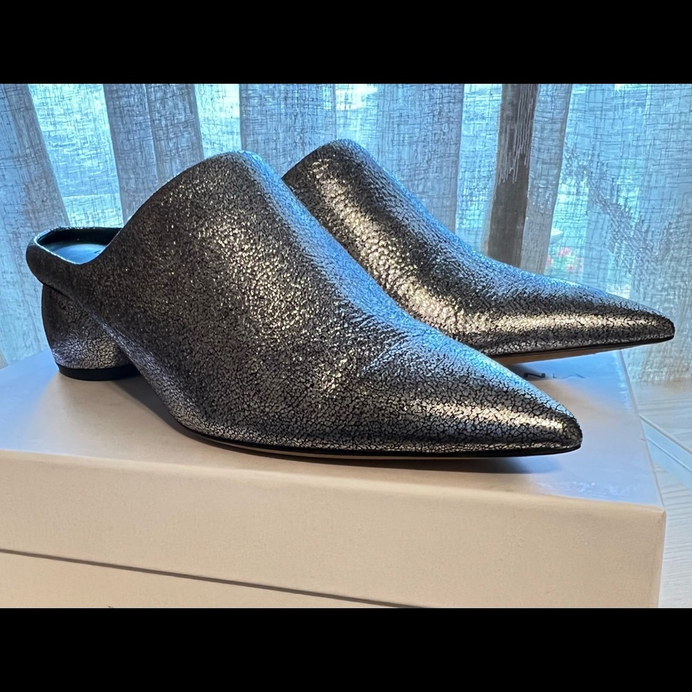 VINCE “Eaton” mule